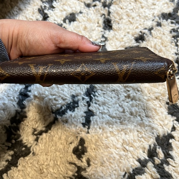 Authentic Compact Zippy Wallet in Monogram - Picture 4 of 10